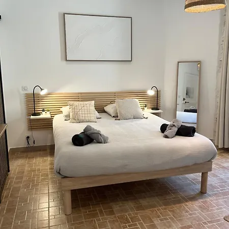 아파트 Le Robin With Ac & Charm *